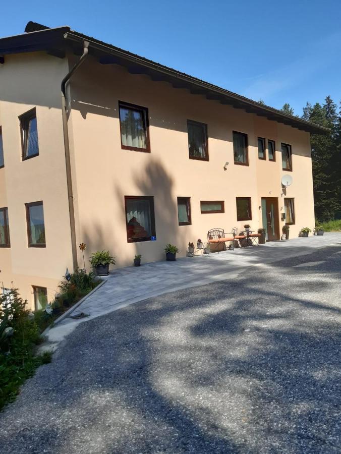 Gaestehaus Am Walde - Familie Troller Ledenitzen Dış mekan fotoğraf
